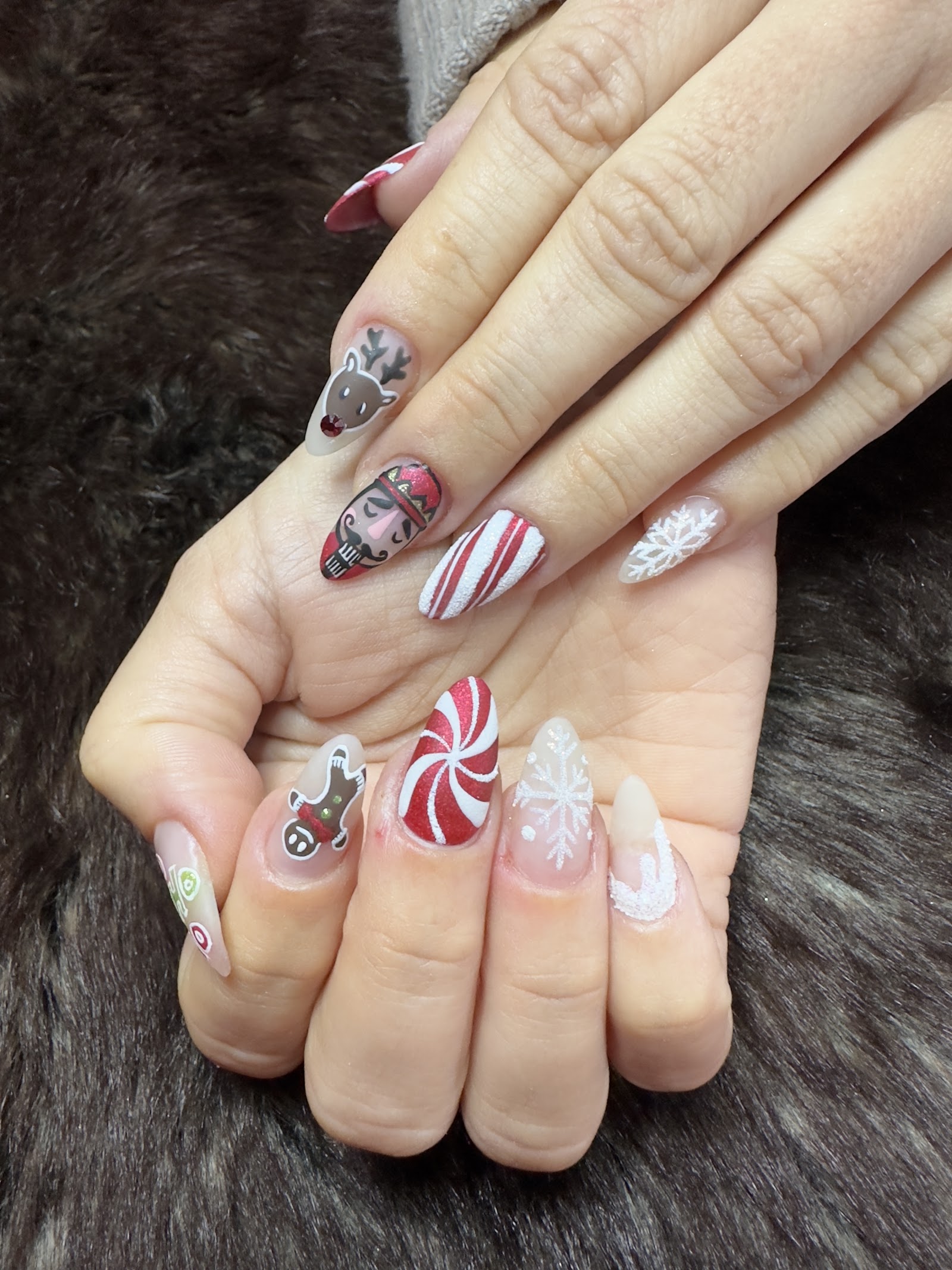 Aura Nails & Spa nail photo 7